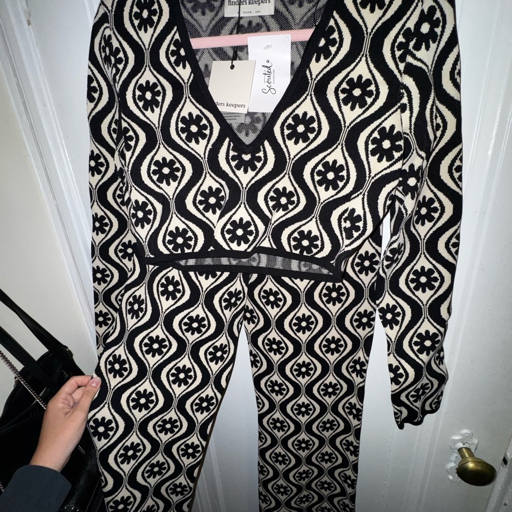 NWT - Finders Keepers Black and White Floral Print Jumpsuit Set